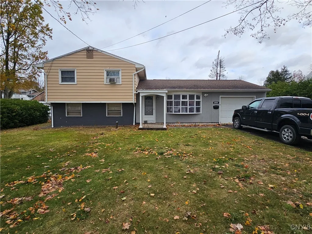 1305 Fairwood Drive, Utica, New York 13502, Utica, New York 13502, 4 Bedrooms Bedrooms, 6 Rooms Rooms,1 BathroomBathrooms,Residential,For Sale,1305 Fairwood Drive, Utica, New York 13502,0,S1648537