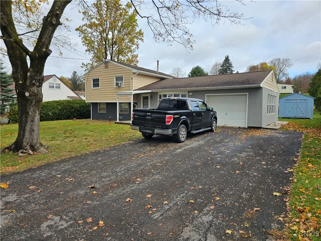 1305 Fairwood Drive, Utica, New York 13502, Utica, New York 13502, 4 Bedrooms Bedrooms, 6 Rooms Rooms,1 BathroomBathrooms,Residential,For Sale,1305 Fairwood Drive, Utica, New York 13502,0,S1648537