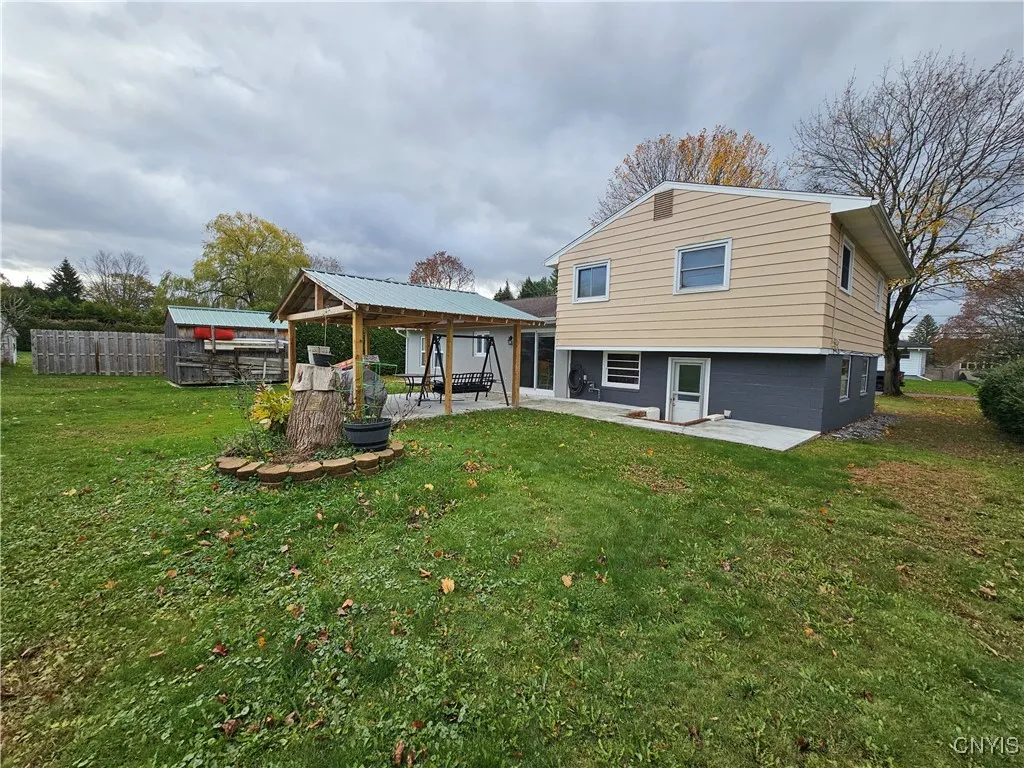 1305 Fairwood Drive, Utica, New York 13502, Utica, New York 13502, 4 Bedrooms Bedrooms, 6 Rooms Rooms,1 BathroomBathrooms,Residential,For Sale,1305 Fairwood Drive, Utica, New York 13502,0,S1648537