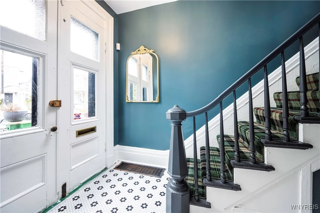 57 Mariner Street, Buffalo, New York 14201, Buffalo, New York 14201, 2 Bedrooms Bedrooms, 6 Rooms Rooms,2 BathroomsBathrooms,Residential,For Sale,57 Mariner Street, Buffalo, New York 14201,0,B1648250