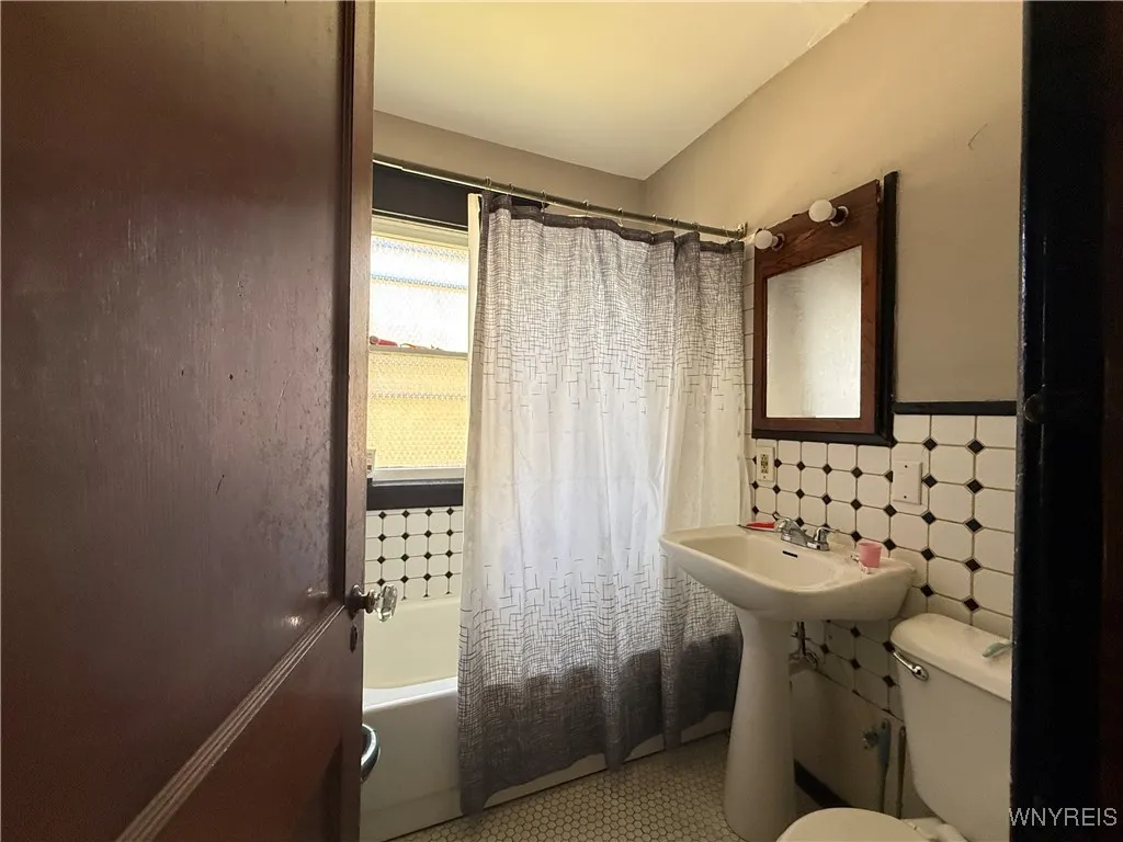 622 Minnesota Avenue, Buffalo, New York 14215, Buffalo, New York 14215, 4 Bedrooms Bedrooms, ,2 BathroomsBathrooms,Residential,For Sale,622 Minnesota Avenue, Buffalo, New York 14215,0,B1648531