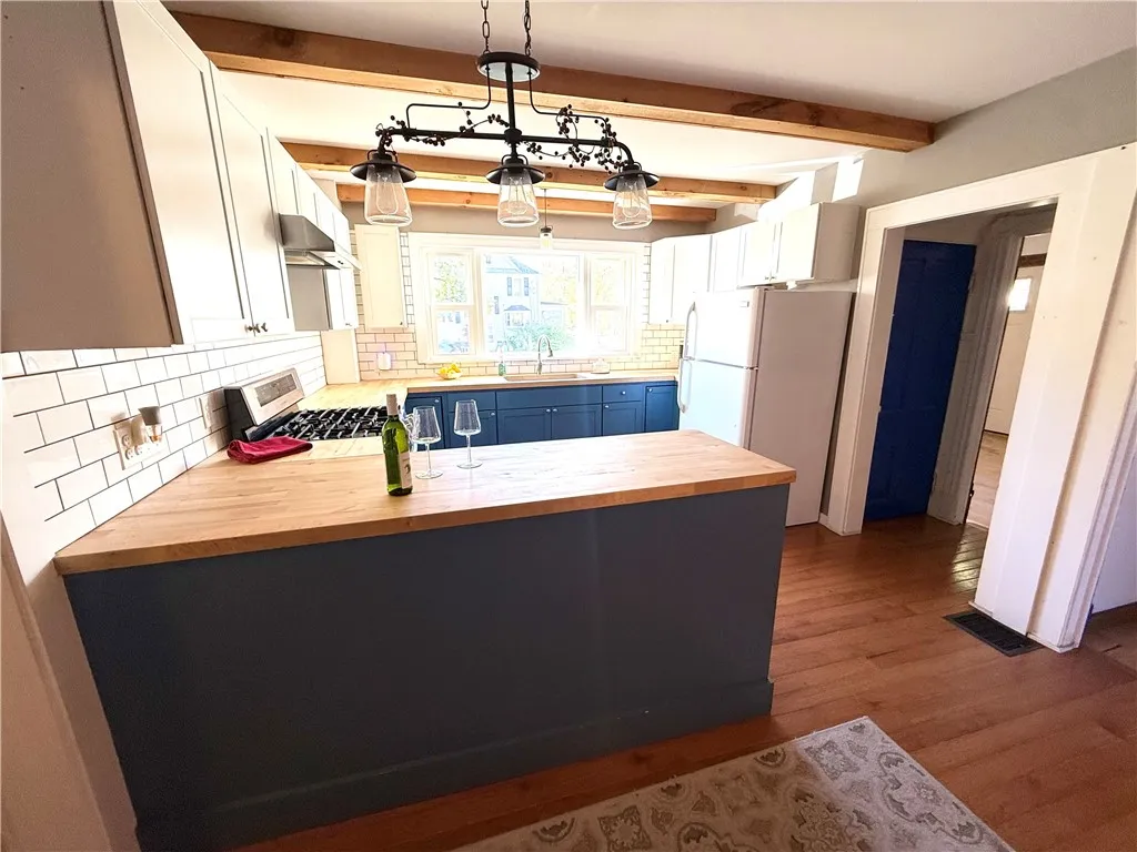 15 State Street, Manchester, New York 14504, Manchester, New York 14504, 3 Bedrooms Bedrooms, 8 Rooms Rooms,1 BathroomBathrooms,Residential,For Sale,15 State Street, Manchester, New York 14504,0,R1646246