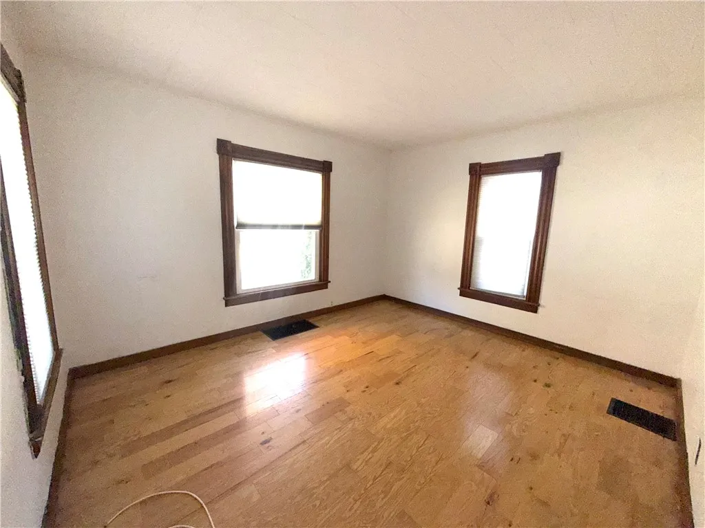 15 State Street, Manchester, New York 14504, Manchester, New York 14504, 3 Bedrooms Bedrooms, 8 Rooms Rooms,1 BathroomBathrooms,Residential,For Sale,15 State Street, Manchester, New York 14504,0,R1646246