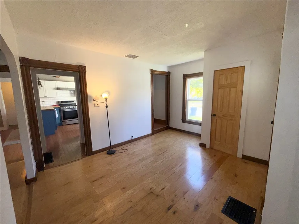 15 State Street, Manchester, New York 14504, Manchester, New York 14504, 3 Bedrooms Bedrooms, 8 Rooms Rooms,1 BathroomBathrooms,Residential,For Sale,15 State Street, Manchester, New York 14504,0,R1646246