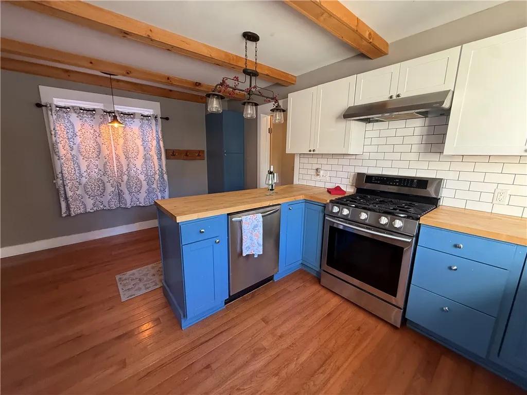 15 State Street, Manchester, New York 14504, Manchester, New York 14504, 3 Bedrooms Bedrooms, 8 Rooms Rooms,1 BathroomBathrooms,Residential,For Sale,15 State Street, Manchester, New York 14504,0,R1646246