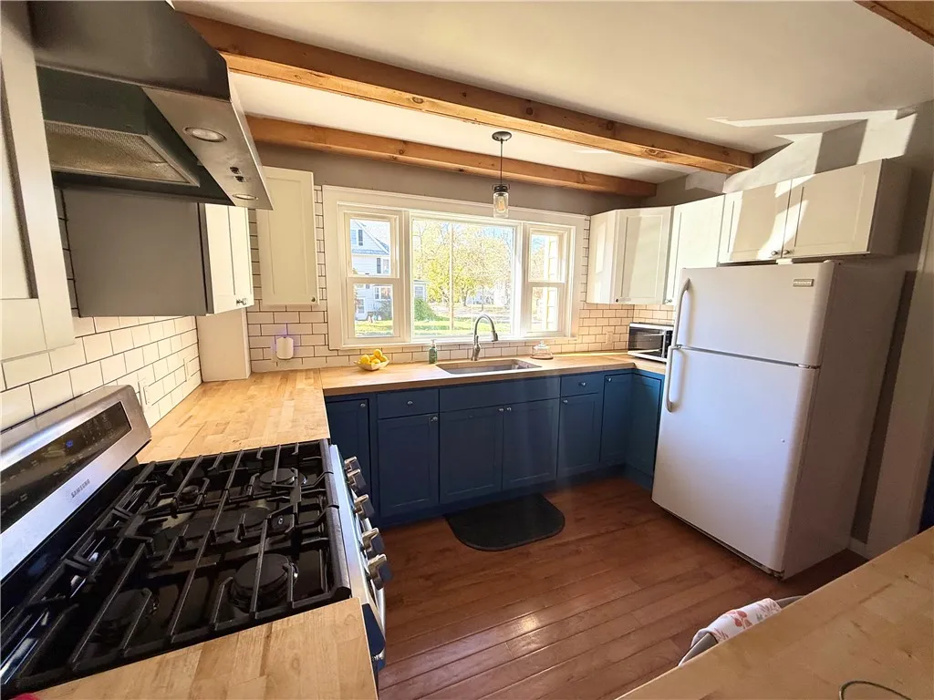 15 State Street, Manchester, New York 14504, Manchester, New York 14504, 3 Bedrooms Bedrooms, 8 Rooms Rooms,1 BathroomBathrooms,Residential,For Sale,15 State Street, Manchester, New York 14504,0,R1646246