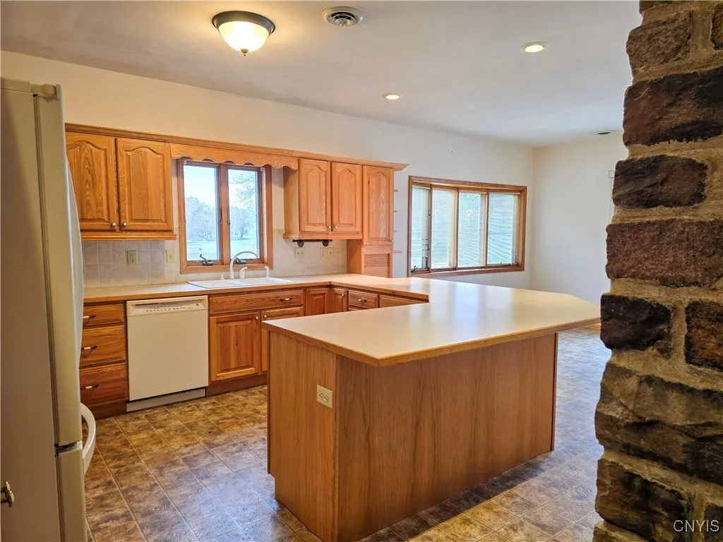 28 Wedgeworth Drive, West Monroe, New York 13167, West Monroe, New York 13167, 3 Bedrooms Bedrooms, 7 Rooms Rooms,2 BathroomsBathrooms,Residential,For Sale,28 Wedgeworth Drive, West Monroe, New York 13167,0,S1648302