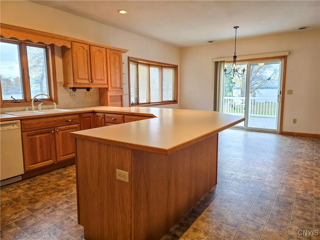 28 Wedgeworth Drive, West Monroe, New York 13167, West Monroe, New York 13167, 3 Bedrooms Bedrooms, 7 Rooms Rooms,2 BathroomsBathrooms,Residential,For Sale,28 Wedgeworth Drive, West Monroe, New York 13167,0,S1648302