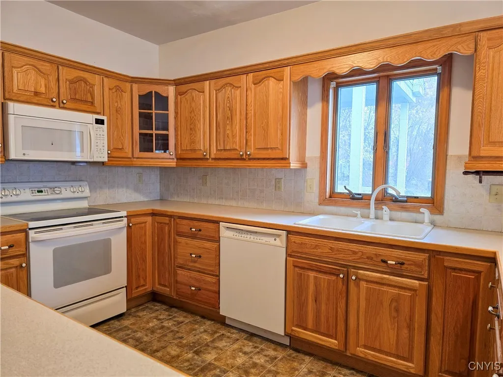 28 Wedgeworth Drive, West Monroe, New York 13167, West Monroe, New York 13167, 3 Bedrooms Bedrooms, 7 Rooms Rooms,2 BathroomsBathrooms,Residential,For Sale,28 Wedgeworth Drive, West Monroe, New York 13167,0,S1648302