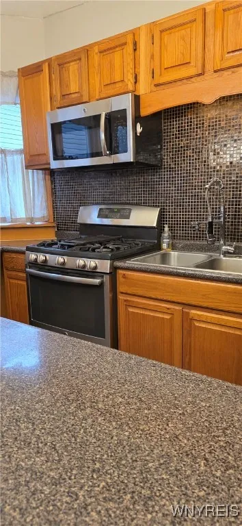 37 Bloomfield Avenue, Buffalo, New York 14220, Buffalo, New York 14220, 4 Bedrooms Bedrooms, 7 Rooms Rooms,2 BathroomsBathrooms,Residential,For Sale,37 Bloomfield Avenue, Buffalo, New York 14220,0,B1648656