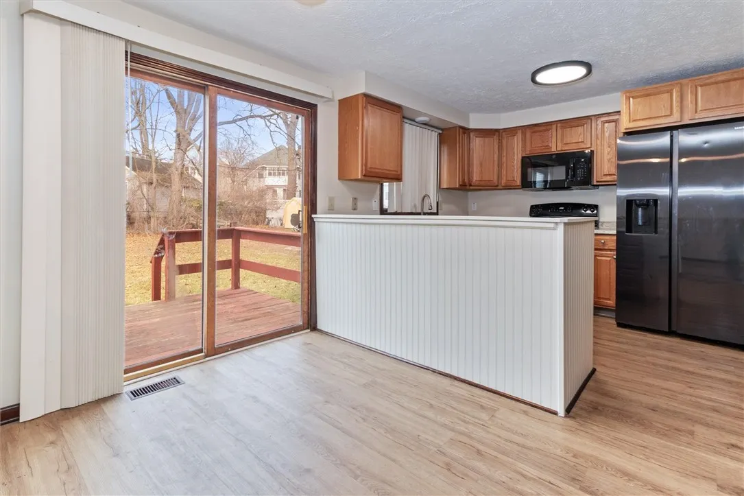 1157 Genesee Street, Rochester, New York 14611, Rochester, New York 14611, 3 Bedrooms Bedrooms, 8 Rooms Rooms,1 BathroomBathrooms,Residential Lease,For Rent,1157 Genesee Street, Rochester, New York 14611,0,R1648912