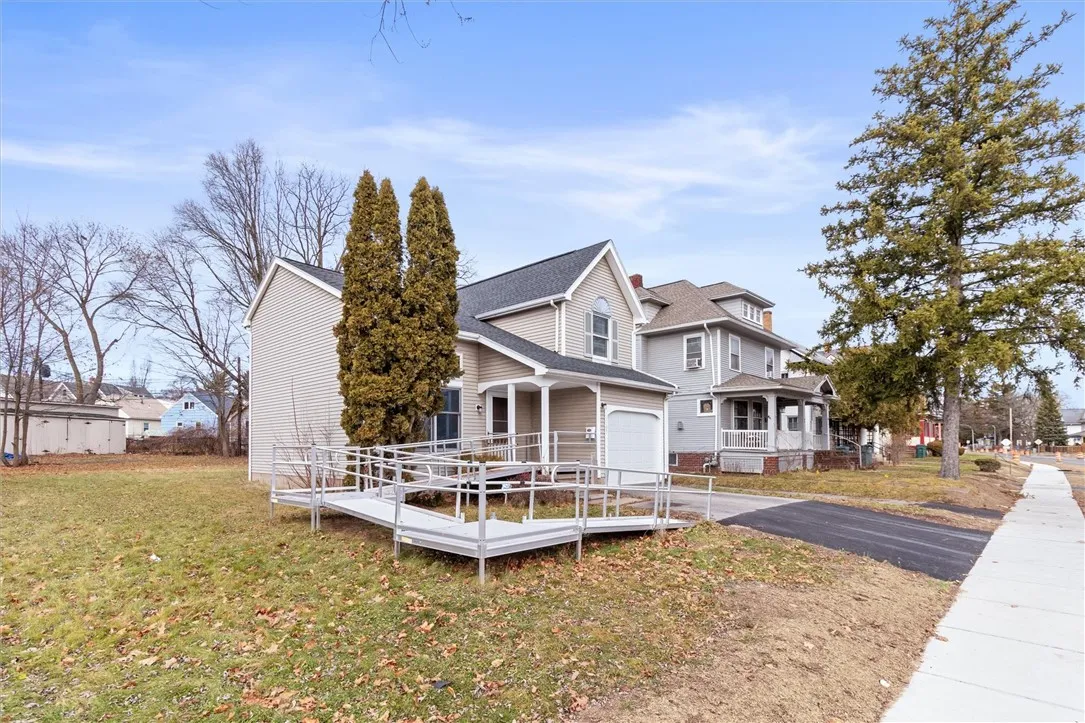 1157 Genesee Street, Rochester, New York 14611, Rochester, New York 14611, 3 Bedrooms Bedrooms, 8 Rooms Rooms,1 BathroomBathrooms,Residential Lease,For Rent,1157 Genesee Street, Rochester, New York 14611,0,R1648912