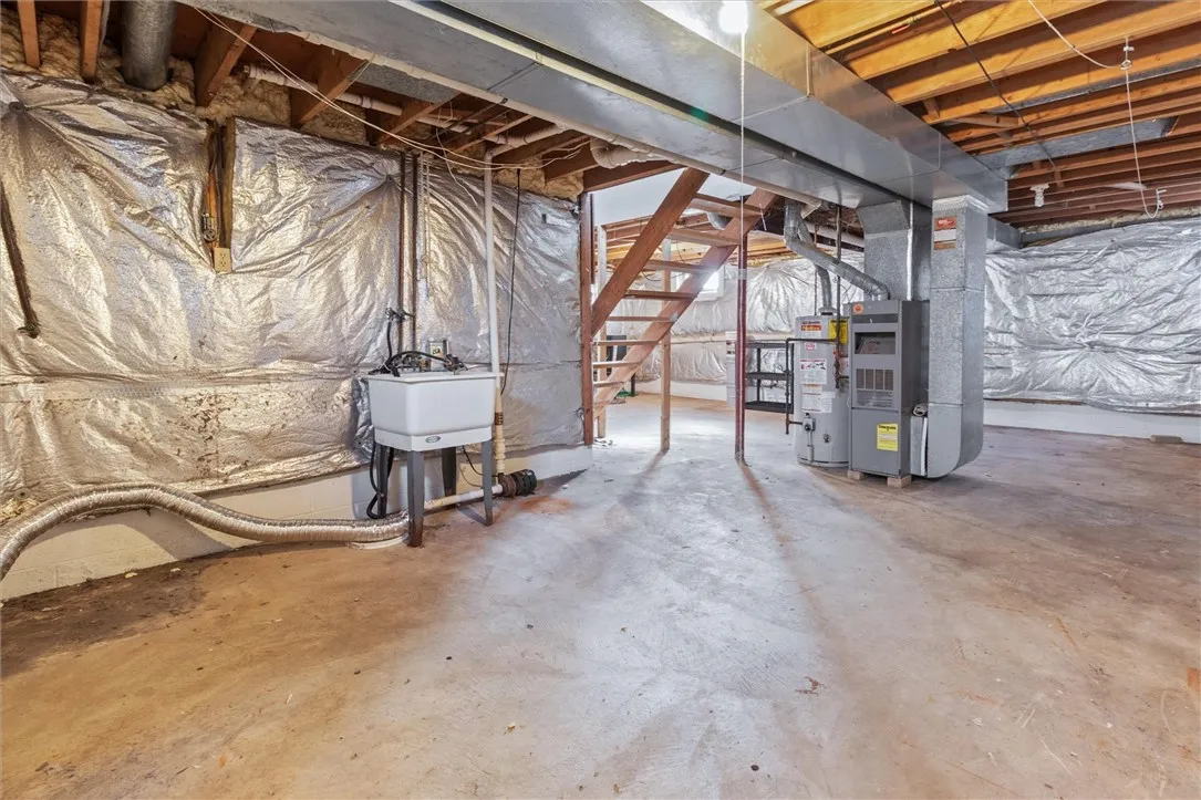 1157 Genesee Street, Rochester, New York 14611, Rochester, New York 14611, 3 Bedrooms Bedrooms, 8 Rooms Rooms,1 BathroomBathrooms,Residential Lease,For Rent,1157 Genesee Street, Rochester, New York 14611,0,R1648912