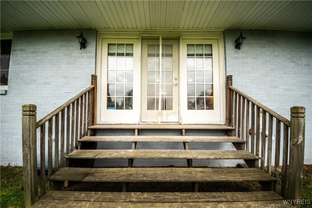 9250 Greiner Road, Clarence, New York 14031, Clarence, New York 14031, 4 Bedrooms Bedrooms, 9 Rooms Rooms,3 BathroomsBathrooms,Residential,For Sale,9250 Greiner Road, Clarence, New York 14031,0,B1648899