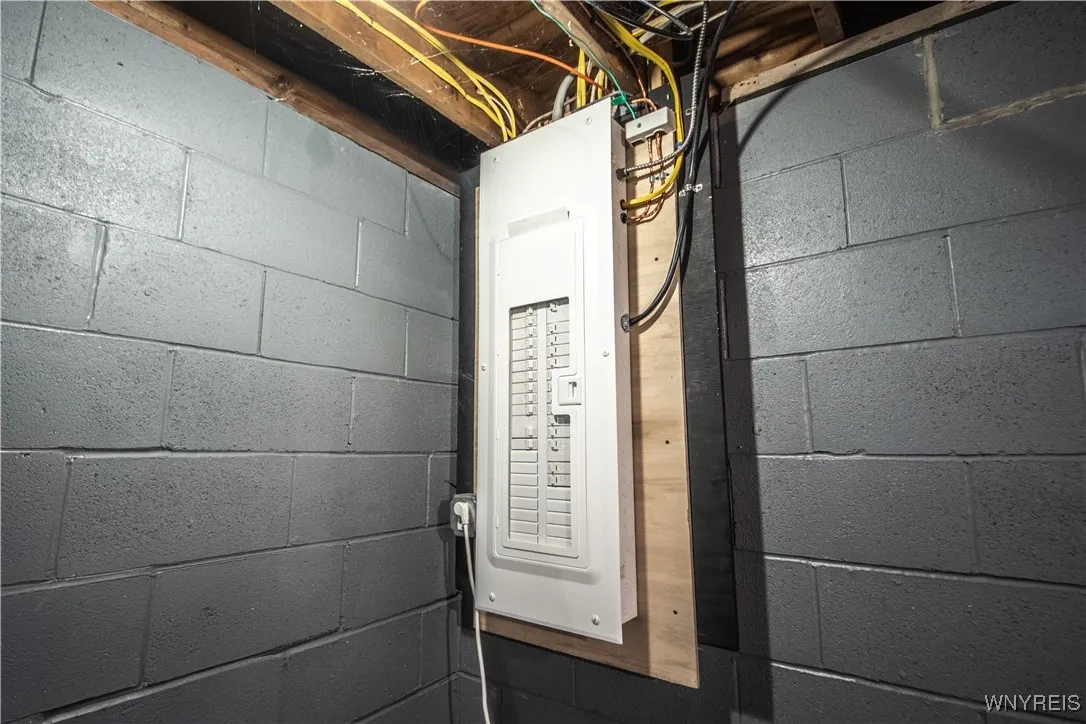 9250 Greiner Road, Clarence, New York 14031, Clarence, New York 14031, 4 Bedrooms Bedrooms, 9 Rooms Rooms,3 BathroomsBathrooms,Residential,For Sale,9250 Greiner Road, Clarence, New York 14031,0,B1648899