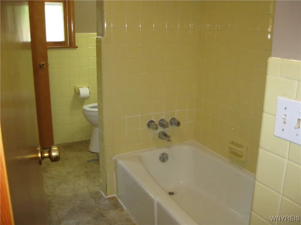 11090 Westwood Road, Alden, New York 14004, Alden, New York 14004, 3 Bedrooms Bedrooms, 7 Rooms Rooms,1 BathroomBathrooms,Residential,For Sale,11090 Westwood Road, Alden, New York 14004,0,B1648581