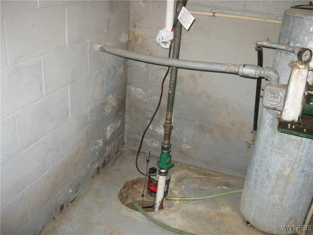 11090 Westwood Road, Alden, New York 14004, Alden, New York 14004, 3 Bedrooms Bedrooms, 7 Rooms Rooms,1 BathroomBathrooms,Residential,For Sale,11090 Westwood Road, Alden, New York 14004,0,B1648581