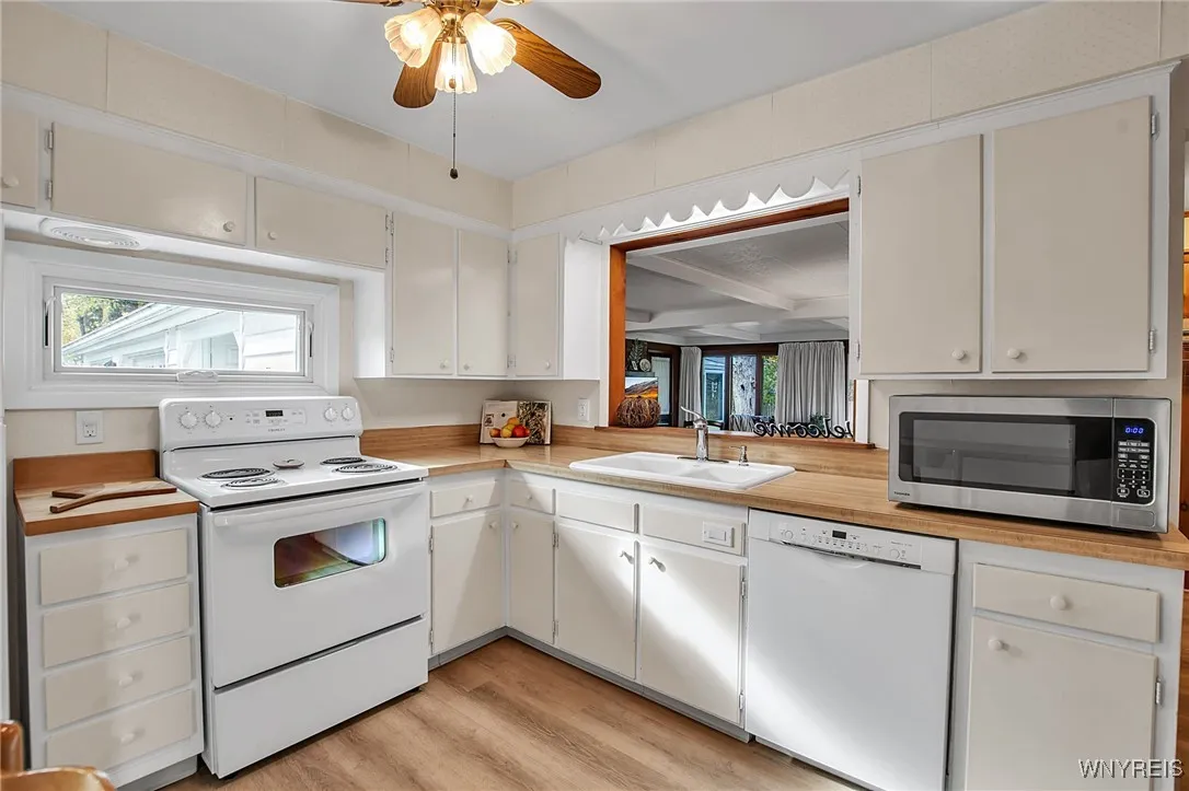 4570 Christian Dr, Clarence, New York 14031, Clarence, New York 14031, 3 Bedrooms Bedrooms, 6 Rooms Rooms,1 BathroomBathrooms,Residential,For Sale,4570 Christian Dr, Clarence, New York 14031,0,B1648699