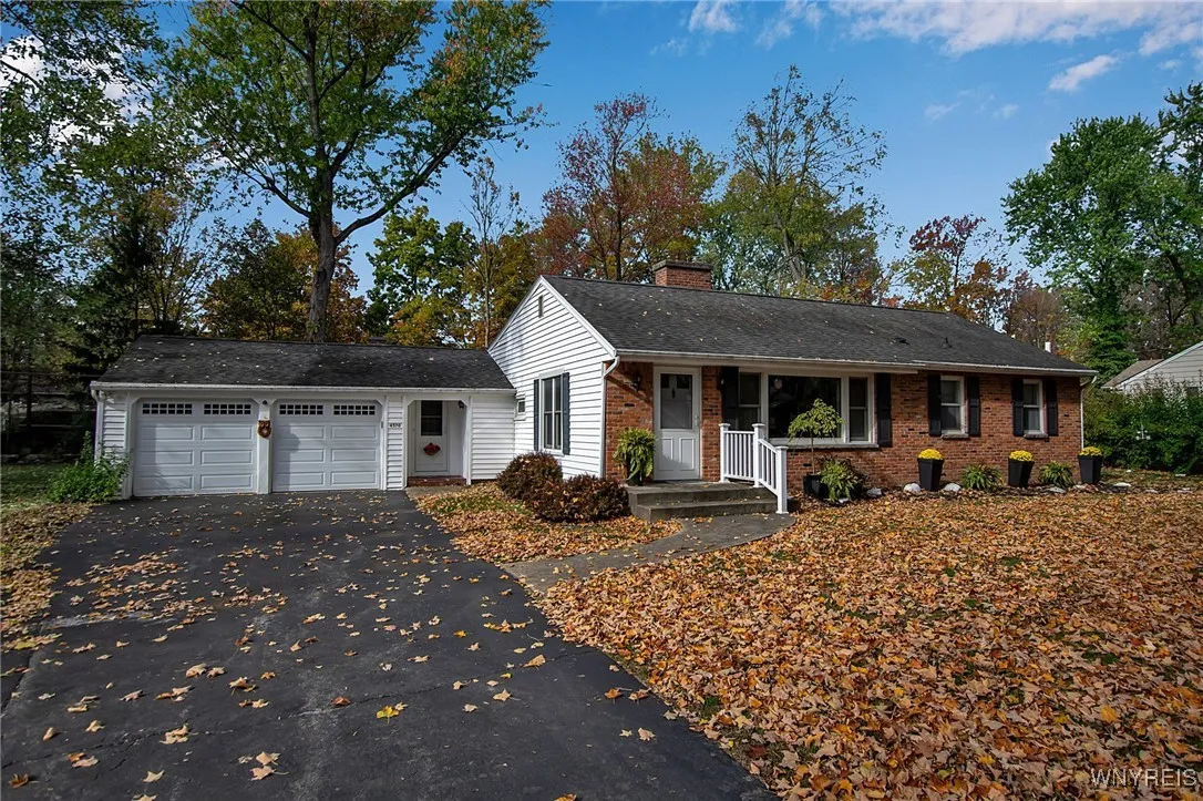 4570 Christian Dr, Clarence, New York 14031, Clarence, New York 14031, 3 Bedrooms Bedrooms, 6 Rooms Rooms,1 BathroomBathrooms,Residential,For Sale,4570 Christian Dr, Clarence, New York 14031,0,B1648699