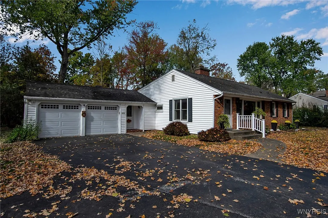 4570 Christian Dr, Clarence, New York 14031, Clarence, New York 14031, 3 Bedrooms Bedrooms, 6 Rooms Rooms,1 BathroomBathrooms,Residential,For Sale,4570 Christian Dr, Clarence, New York 14031,0,B1648699