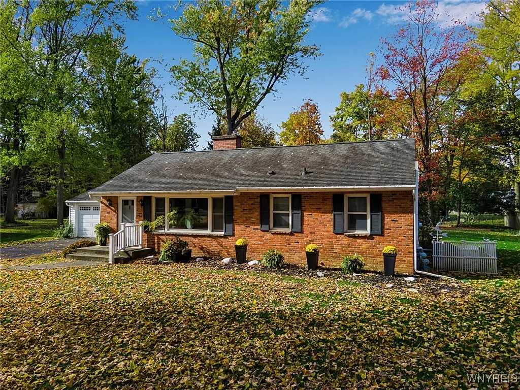 4570 Christian Dr, Clarence, New York 14031, Clarence, New York 14031, 3 Bedrooms Bedrooms, 6 Rooms Rooms,1 BathroomBathrooms,Residential,For Sale,4570 Christian Dr, Clarence, New York 14031,0,B1648699