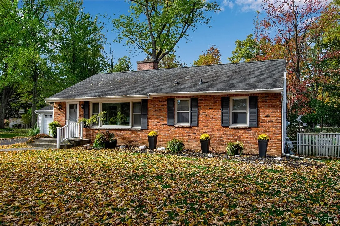 4570 Christian Dr, Clarence, New York 14031, Clarence, New York 14031, 3 Bedrooms Bedrooms, 6 Rooms Rooms,1 BathroomBathrooms,Residential,For Sale,4570 Christian Dr, Clarence, New York 14031,0,B1648699