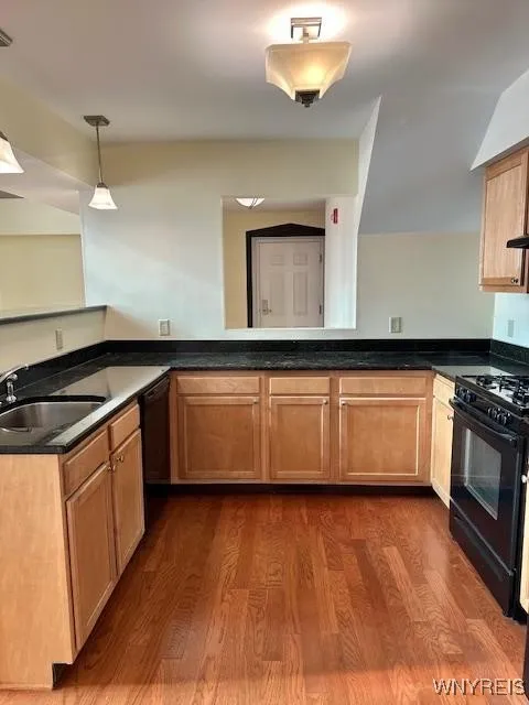 700 Parkside Ave Avenue 12, Buffalo, New York 1421, Buffalo, New York 14216, 1 Bedroom Bedrooms, 4 Rooms Rooms,1 BathroomBathrooms,Residential Lease,For Rent,700 Parkside Ave Avenue 12, Buffalo, New York 1421,0,B1648643