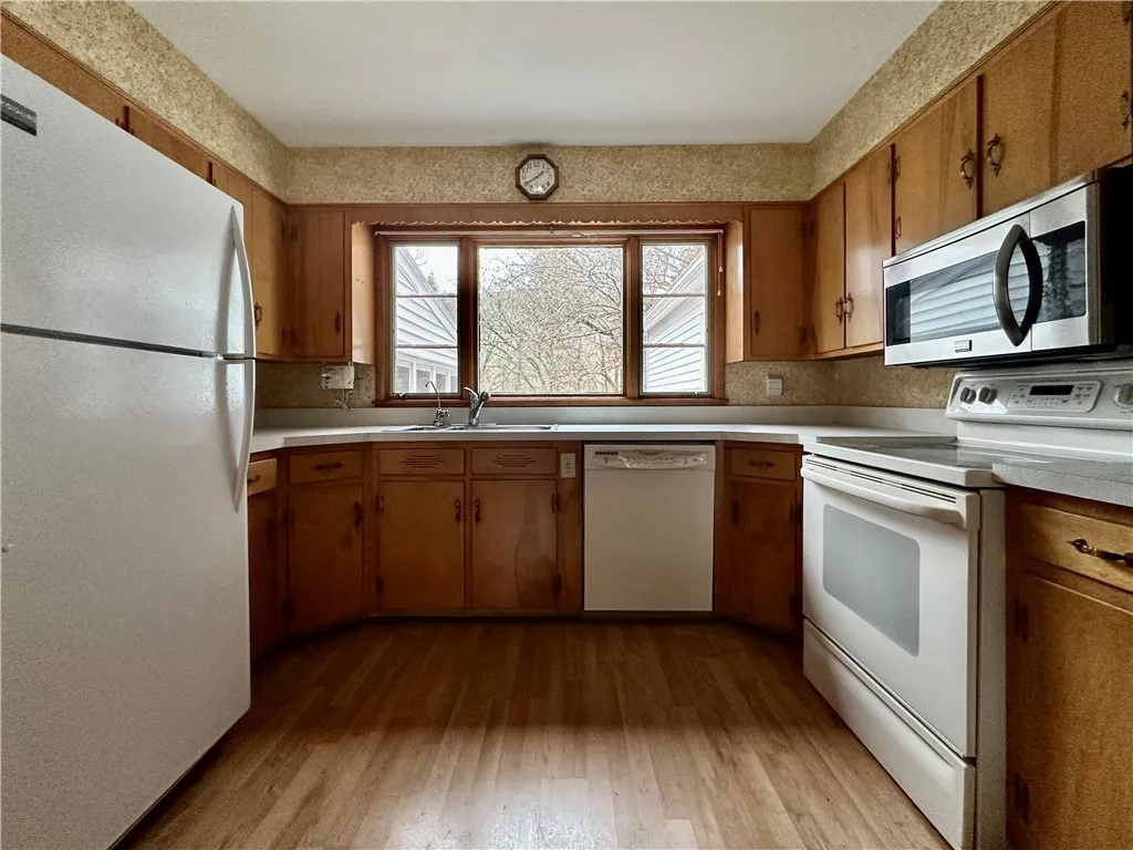 87 Alvord Drive, Big Flats, New York 14905, Big Flats, New York 14905, 4 Bedrooms Bedrooms, 8 Rooms Rooms,2 BathroomsBathrooms,Residential,For Sale,87 Alvord Drive, Big Flats, New York 14905,0,R1647666