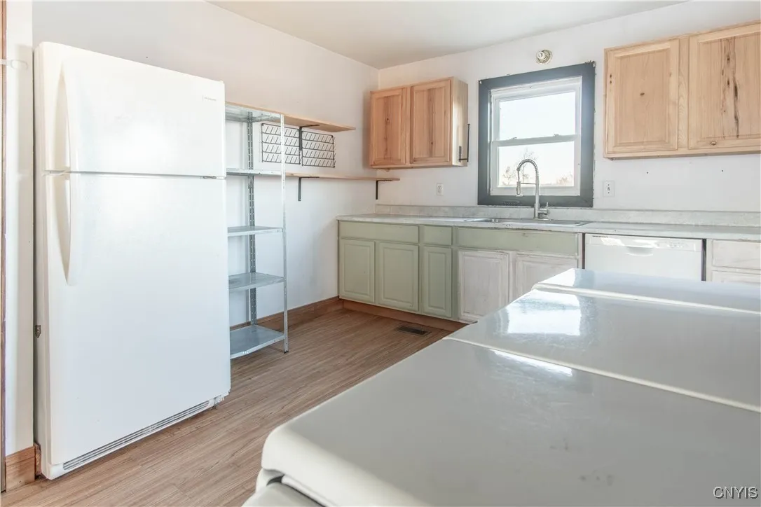 28827 Middle Road, Rutland, New York 13601, Rutland, New York 13601, 4 Bedrooms Bedrooms, 7 Rooms Rooms,2 BathroomsBathrooms,Residential,For Sale,28827 Middle Road, Rutland, New York 13601,0,S1648688