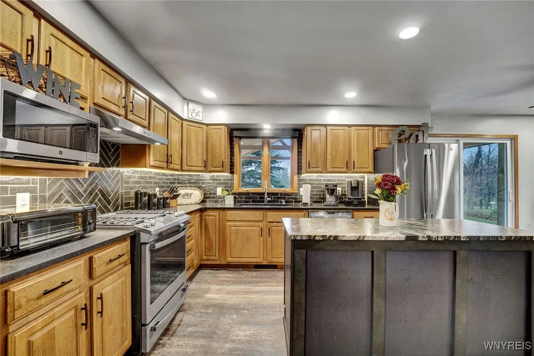 6786 Scherff Road, Orchard Park, New York 14127, Orchard Park, New York 14127, 3 Bedrooms Bedrooms, 9 Rooms Rooms,2 BathroomsBathrooms,Residential,For Sale,6786 Scherff Road, Orchard Park, New York 14127,0,B1647454
