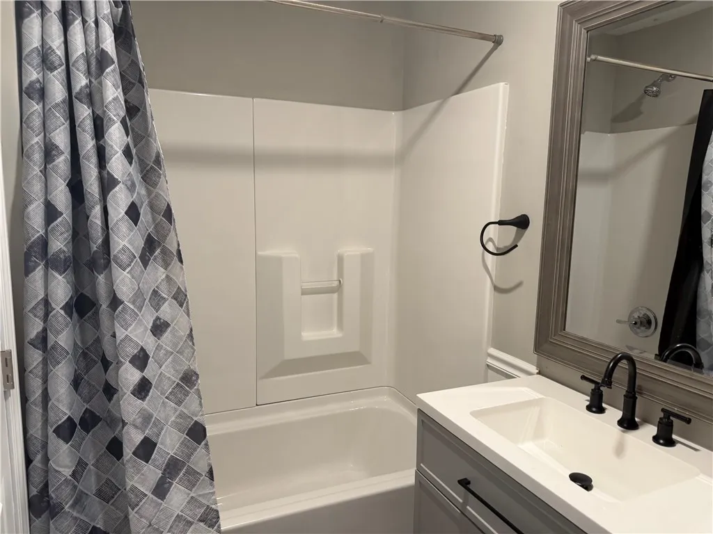 36 Shannon Street, Bath, New York 14810, Bath, New York 14810, 4 Bedrooms Bedrooms, 8 Rooms Rooms,2 BathroomsBathrooms,Residential,For Sale,36 Shannon Street, Bath, New York 14810,0,R1648975