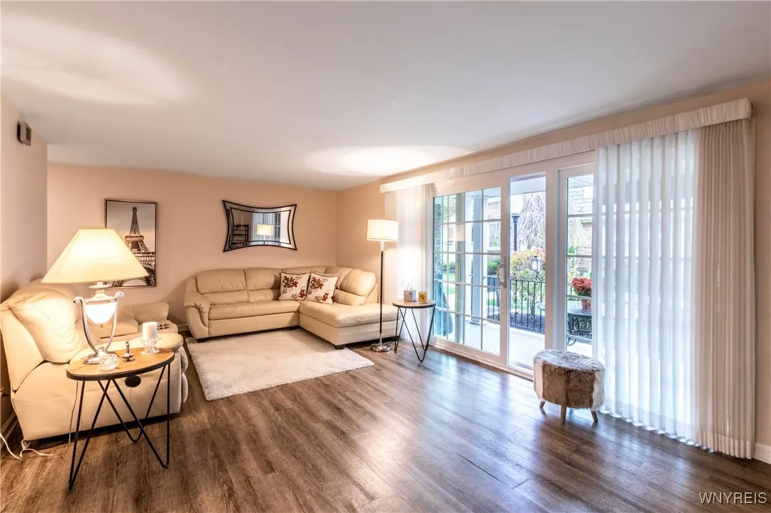 60 Hamlin Square 3, Amherst, New York 14221, Amherst, New York 14221, 3 Bedrooms Bedrooms, 6 Rooms Rooms,2 BathroomsBathrooms,Residential,For Sale,60 Hamlin Square 3, Amherst, New York 14221,0,B1648976