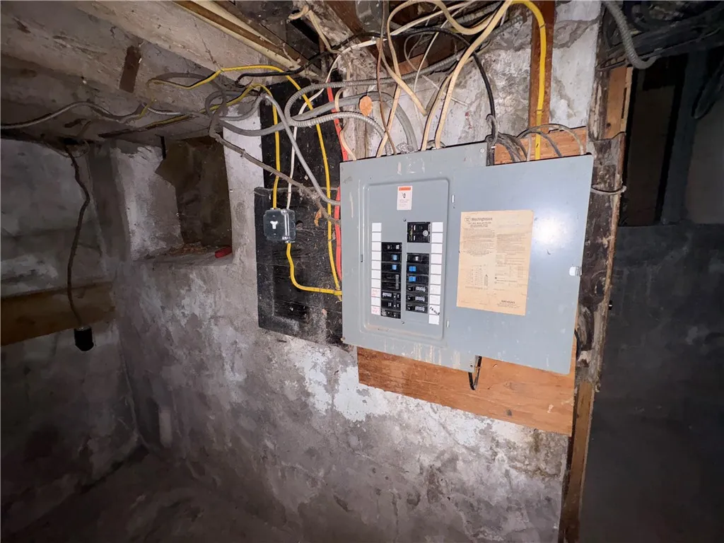 1358 North Clinton Avenue, Rochester, New York 146, Rochester, New York 14621, 4 Bedrooms Bedrooms, 8 Rooms Rooms,2 BathroomsBathrooms,Residential,For Sale,1358 North Clinton Avenue, Rochester, New York 146,0,R1648781