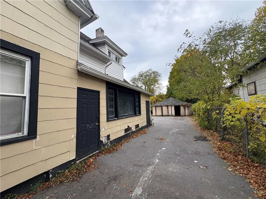 1358 North Clinton Avenue, Rochester, New York 146, Rochester, New York 14621, 4 Bedrooms Bedrooms, 8 Rooms Rooms,2 BathroomsBathrooms,Residential,For Sale,1358 North Clinton Avenue, Rochester, New York 146,0,R1648781