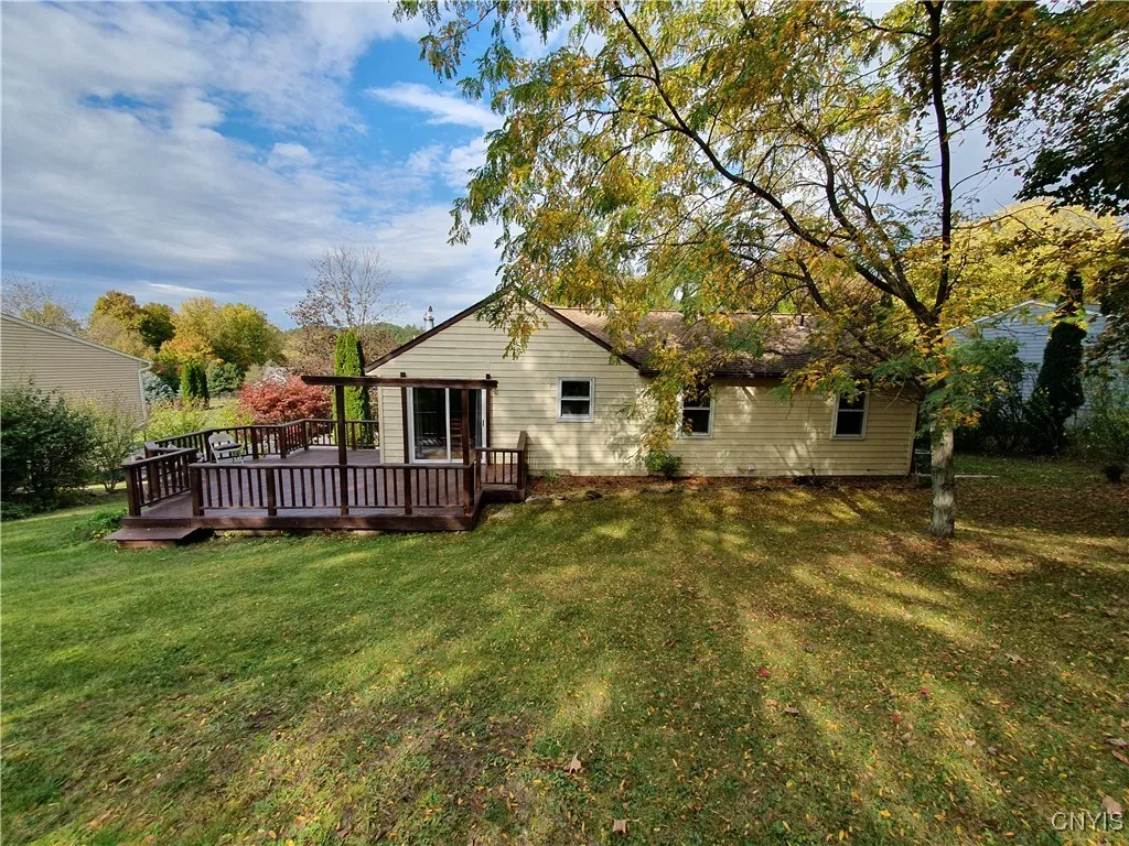 109 Vantage Drive, Camillus, New York 13031, Camillus, New York 13031, 3 Bedrooms Bedrooms, 7 Rooms Rooms,2 BathroomsBathrooms,Residential,For Sale,109 Vantage Drive, Camillus, New York 13031,0,S1648649