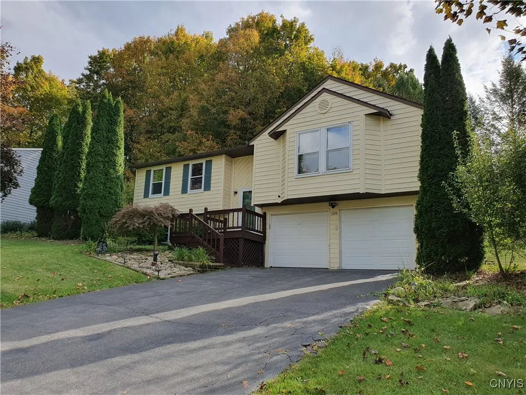 109 Vantage Drive, Camillus, New York 13031, Camillus, New York 13031, 3 Bedrooms Bedrooms, 7 Rooms Rooms,2 BathroomsBathrooms,Residential,For Sale,109 Vantage Drive, Camillus, New York 13031,0,S1648649