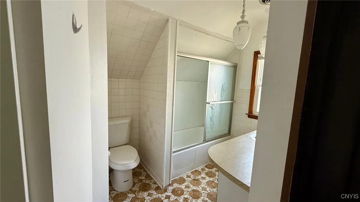 112 Bryant Avenue, Syracuse, New York 13204, Syracuse, New York 13204, 3 Bedrooms Bedrooms, 7 Rooms Rooms,1 BathroomBathrooms,Residential,For Sale,112 Bryant Avenue, Syracuse, New York 13204,0,S1648927