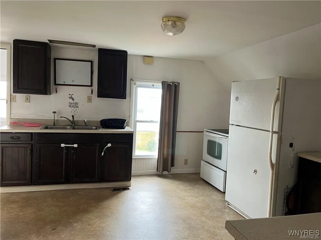 36 Park Avenue, Royalton, New York 14105, Royalton, New York 14105, 3 Bedrooms Bedrooms, 7 Rooms Rooms,2 BathroomsBathrooms,Residential,For Sale,36 Park Avenue, Royalton, New York 14105,0,B1648767