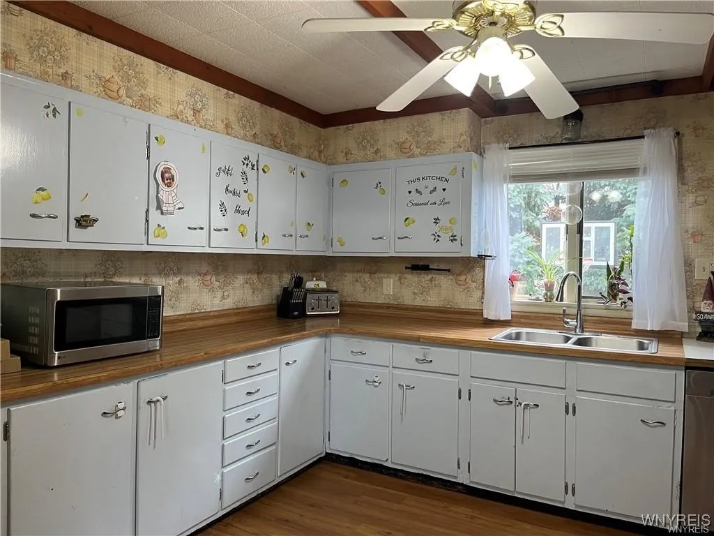 36 Park Avenue, Royalton, New York 14105, Royalton, New York 14105, 3 Bedrooms Bedrooms, 7 Rooms Rooms,2 BathroomsBathrooms,Residential,For Sale,36 Park Avenue, Royalton, New York 14105,0,B1648767