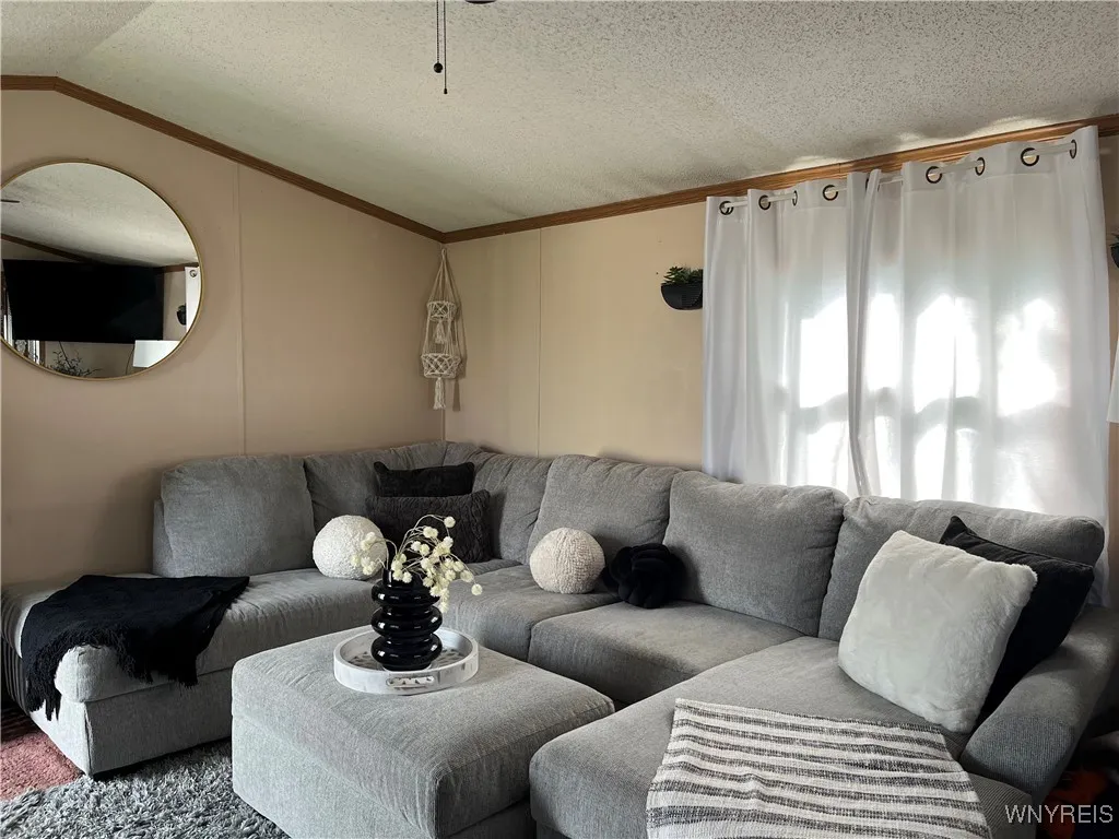 1289 Norwood Drive, Lockport Town, New York 14094, Lockport Town, New York 14094, 3 Bedrooms Bedrooms, 5 Rooms Rooms,2 BathroomsBathrooms,Residential,For Sale,1289 Norwood Drive, Lockport Town, New York 14094,0,B1649008