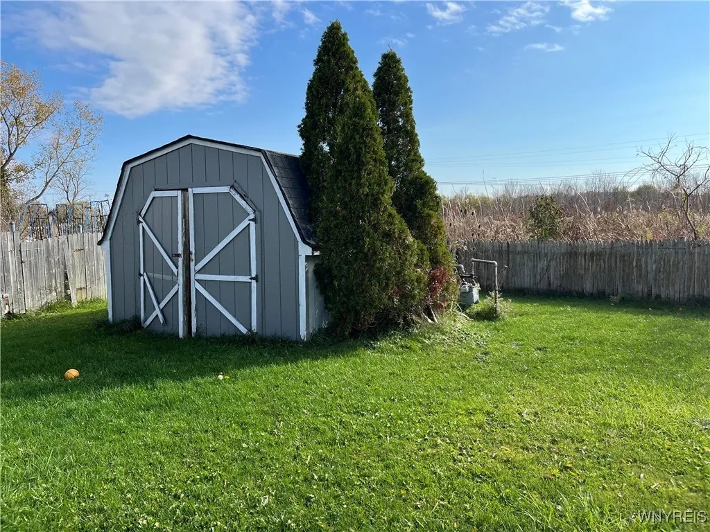 1289 Norwood Drive, Lockport Town, New York 14094, Lockport Town, New York 14094, 3 Bedrooms Bedrooms, 5 Rooms Rooms,2 BathroomsBathrooms,Residential,For Sale,1289 Norwood Drive, Lockport Town, New York 14094,0,B1649008