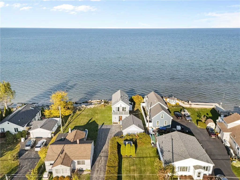 3060 Edgemere Drive, Greece, New York 14612, Greece, New York 14612, 3 Bedrooms Bedrooms, 7 Rooms Rooms,3 BathroomsBathrooms,Residential,For Sale,3060 Edgemere Drive, Greece, New York 14612,0,R1649016