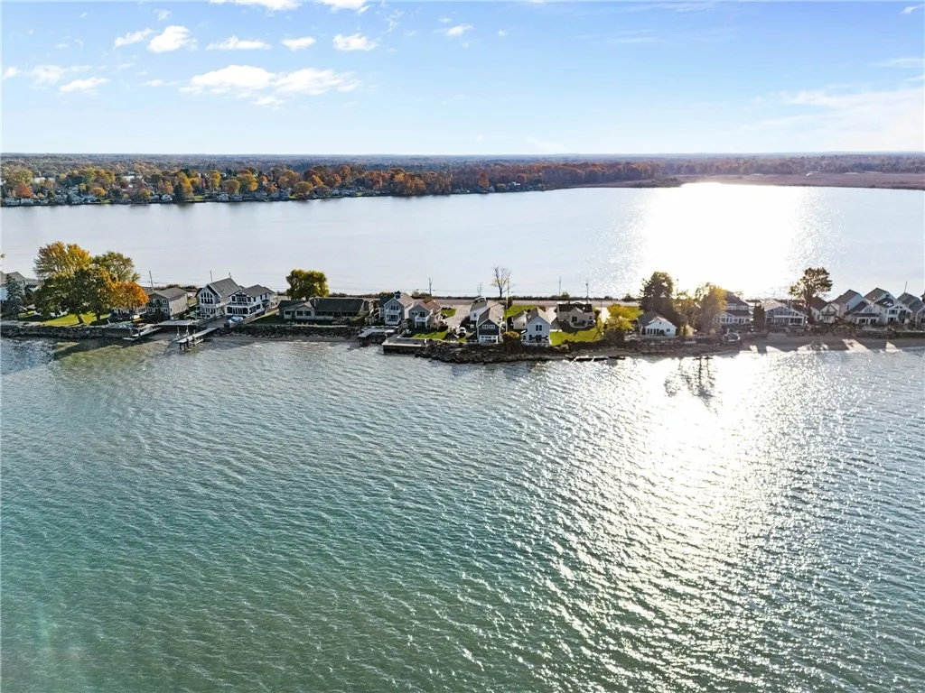 3060 Edgemere Drive, Greece, New York 14612, Greece, New York 14612, 3 Bedrooms Bedrooms, 7 Rooms Rooms,3 BathroomsBathrooms,Residential,For Sale,3060 Edgemere Drive, Greece, New York 14612,0,R1649016