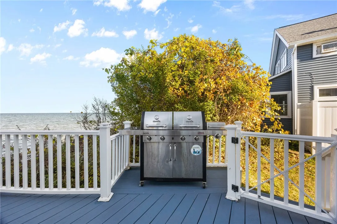 3060 Edgemere Drive, Greece, New York 14612, Greece, New York 14612, 3 Bedrooms Bedrooms, 7 Rooms Rooms,3 BathroomsBathrooms,Residential,For Sale,3060 Edgemere Drive, Greece, New York 14612,0,R1649016