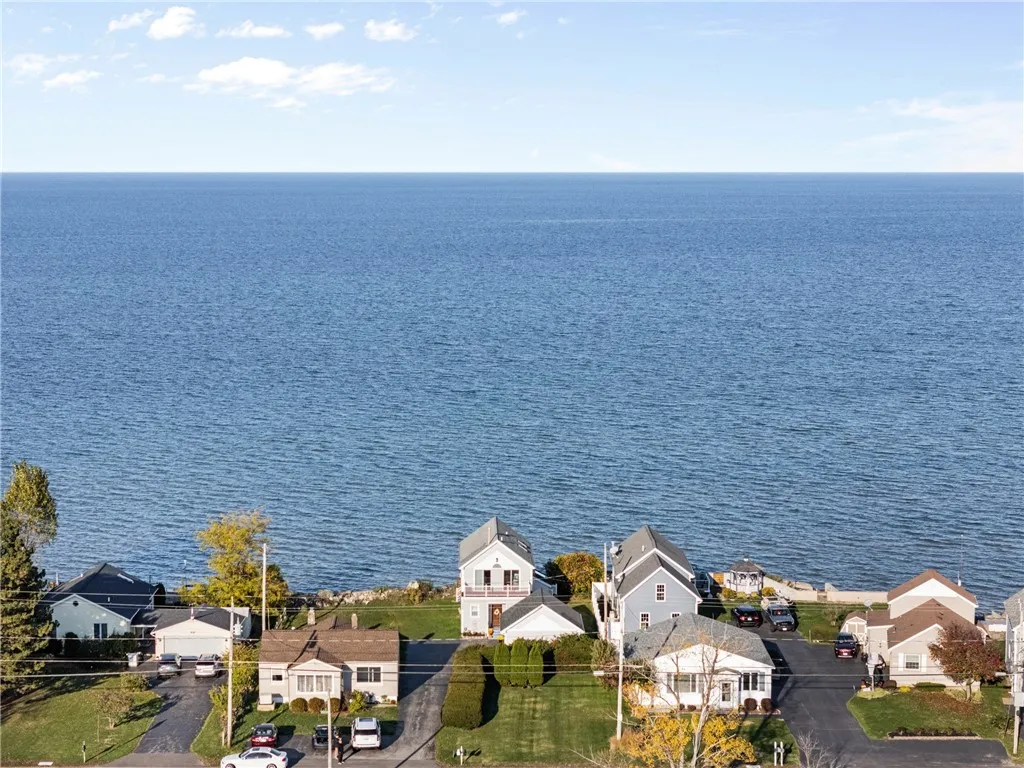 3060 Edgemere Drive, Greece, New York 14612, Greece, New York 14612, 3 Bedrooms Bedrooms, 7 Rooms Rooms,3 BathroomsBathrooms,Residential,For Sale,3060 Edgemere Drive, Greece, New York 14612,0,R1649016