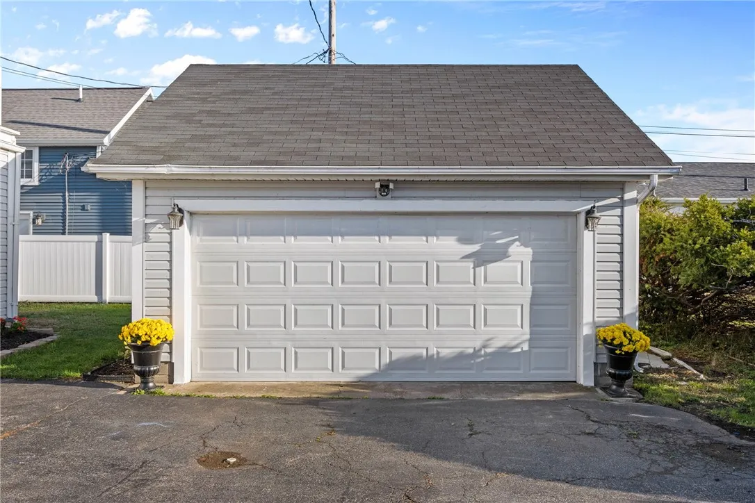 3060 Edgemere Drive, Greece, New York 14612, Greece, New York 14612, 3 Bedrooms Bedrooms, 7 Rooms Rooms,3 BathroomsBathrooms,Residential,For Sale,3060 Edgemere Drive, Greece, New York 14612,0,R1649016