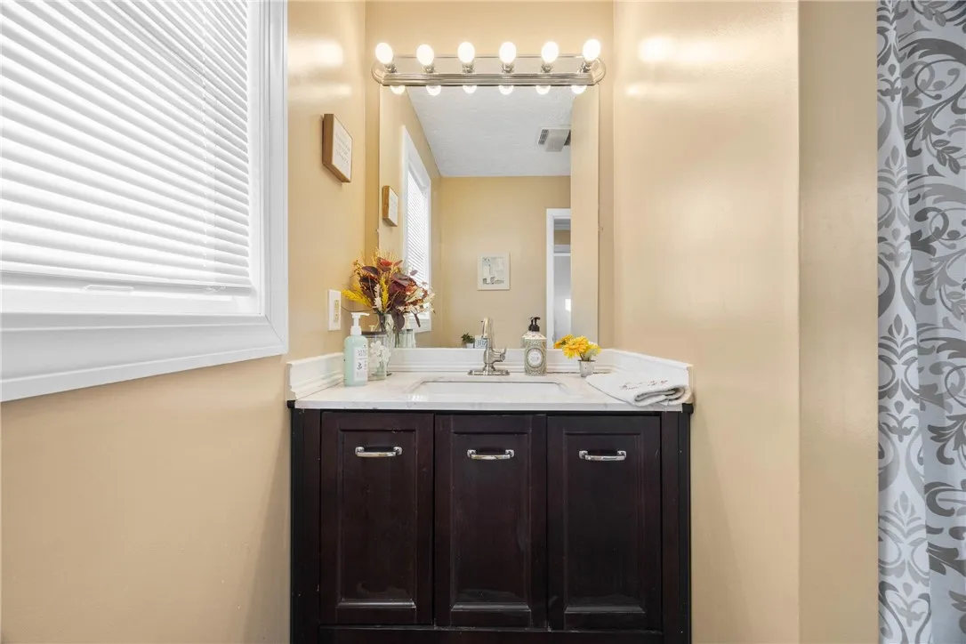 3060 Edgemere Drive, Greece, New York 14612, Greece, New York 14612, 3 Bedrooms Bedrooms, 7 Rooms Rooms,3 BathroomsBathrooms,Residential,For Sale,3060 Edgemere Drive, Greece, New York 14612,0,R1649016