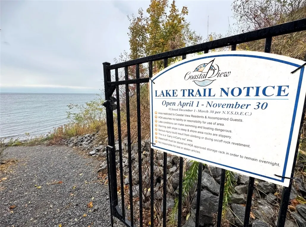 Lake walking paths allow access to the waterfront.