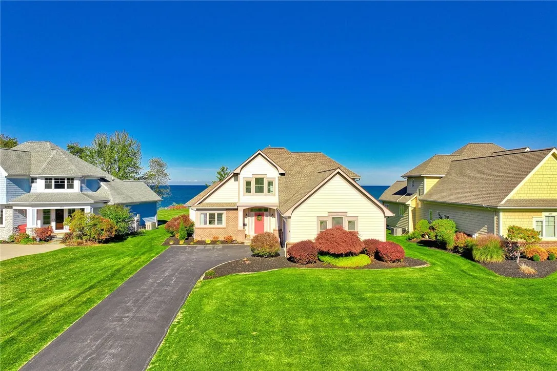 395 Coastal View Drive, Webster, New York 14580, Webster, New York 14580, 3 Bedrooms Bedrooms, 7 Rooms Rooms,2 BathroomsBathrooms,Residential,For Sale,395 Coastal View Drive, Webster, New York 14580,0,R1648853