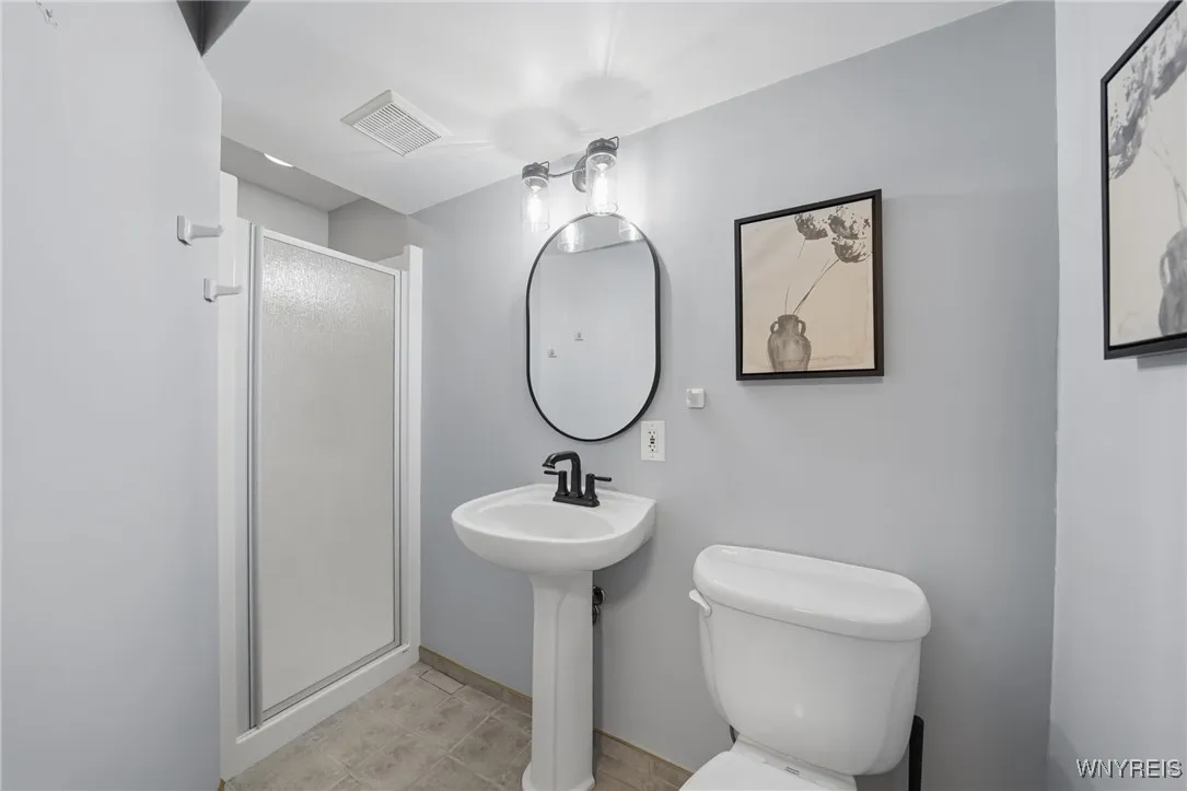 FULL BATHROOM FIRST FLOOR
